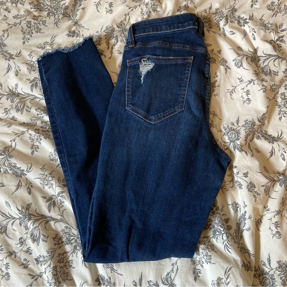 EUC LC Lauren Conrad Distressed Denim Ripped Skinny Jeans Size 10 - Picture 4 of 7